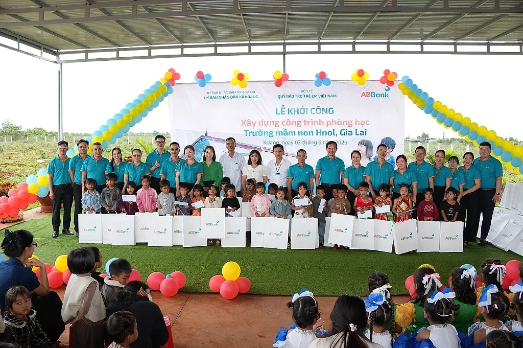 ABBank thêm “lớp học hạnh phúc” cho trẻ em Gia Lai