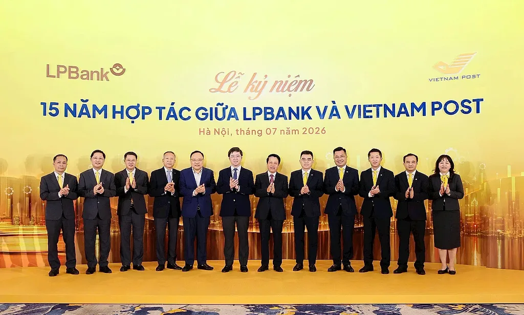 lpb-15nam-vnpost-01.jpg