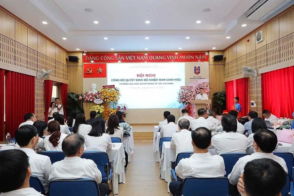 22.7.26_bo_nhiem_bgh_dai_hoc_ngan_hang_tphcm_1.jpg