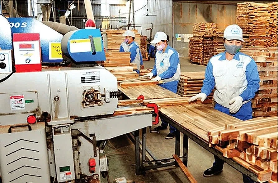 Ngành gỗ tìm trụ cột tăng trưởng mới từ thị trường nội địa