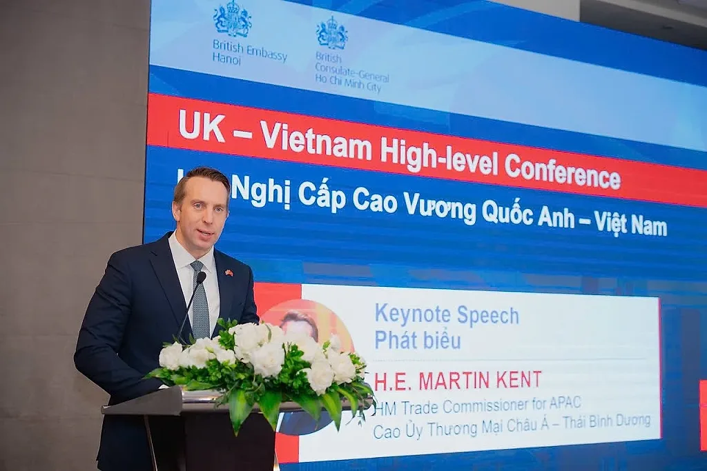 cao-uy-thuong-mai-anh-tai-chau-a-thai-binh-duong-martin-kent-cmg.jpeg