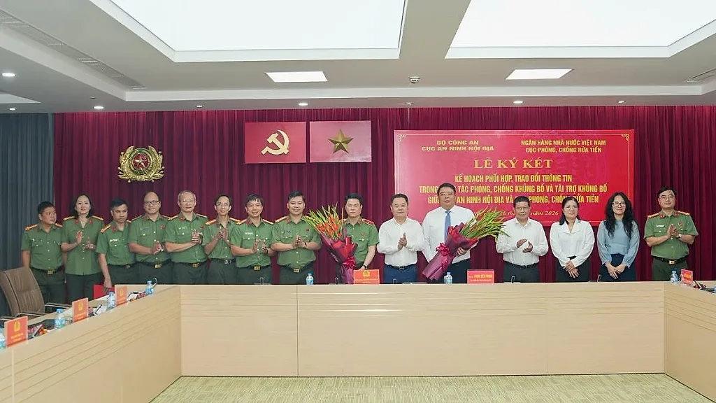 27.8-3-tang-cuong-phoi-hop-trao-doi-thong-tin-trong-cong-tac-phong-chong-rua-tien-tai-tro-khung-bo.jpg