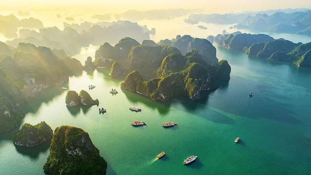 Chương trình hành động của Chính phủ thực hiện Nghị quyết của Bộ Chính trị về phát triển du lịch Việt Nam trở thành ngành kinh tế mũi nhọn trong kỷ nguyên mới