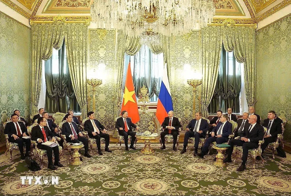ttxvn-tong-thong-nga-putin-chu-tri-le-don-tong-bi-thu-chu-tich-nuoc-to-lam-cung-phu-nhan-9013998-6.jpg