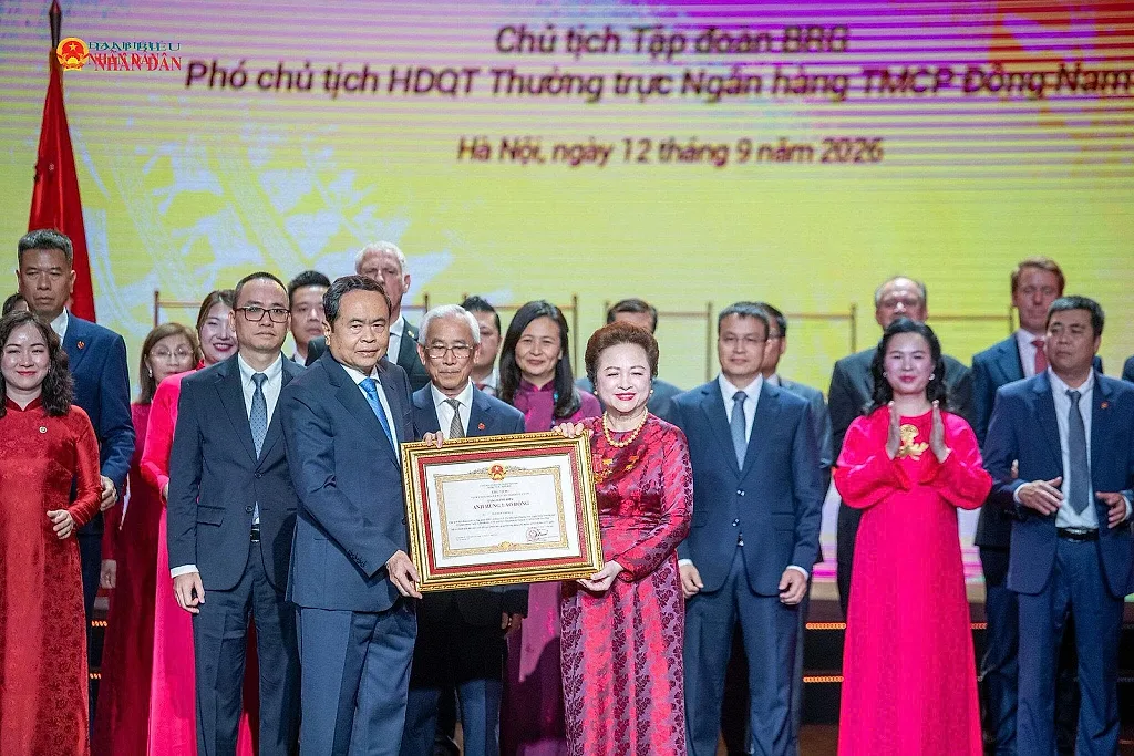 Chủ tịch Quốc hội dự Lễ kỷ niệm 50 năm phát triển, đón nhận Huân chương Lao động hạng Nhất của Tập đoàn BRG và Ngân hàng SeAbank