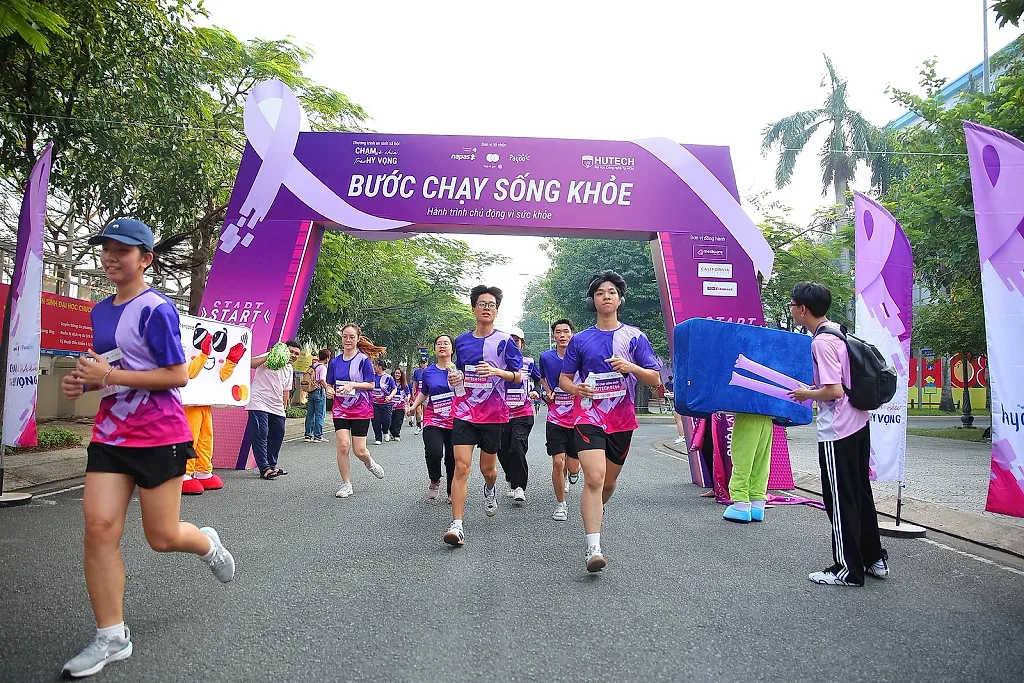 sinh-vien-cac-truong-dai-hoc-tham-gia-buoc-chay-song-khoe-6-.jpg
