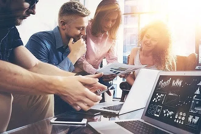 Khối ngoại tiếp đà bán ròng trăm tỷ đồng, một cổ phiếu ngân hàng chịu áp lực