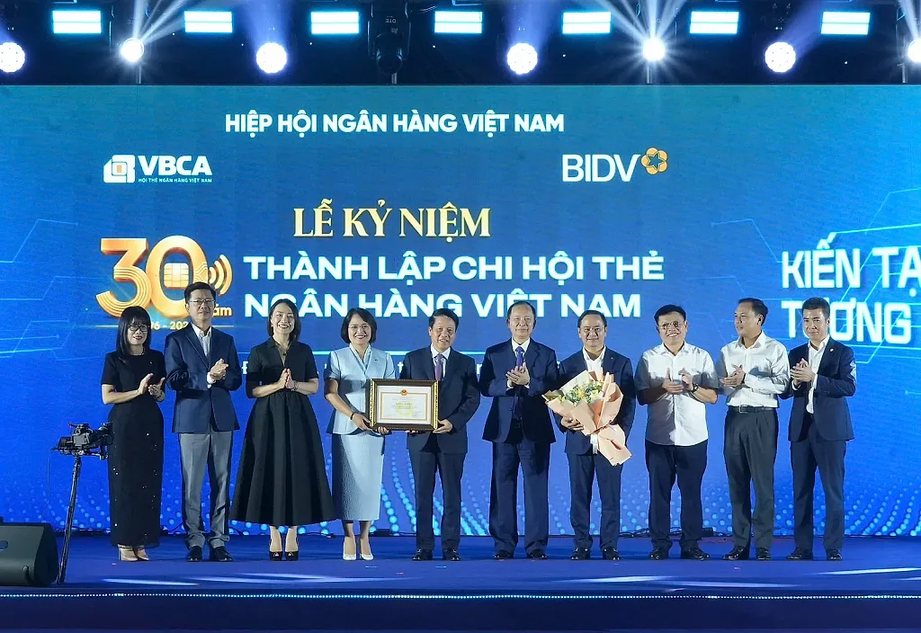 Kỷ niệm 30 năm thành lập Chi hội Thẻ: Chạm tinh hoa – Kiến tạo tương lai số