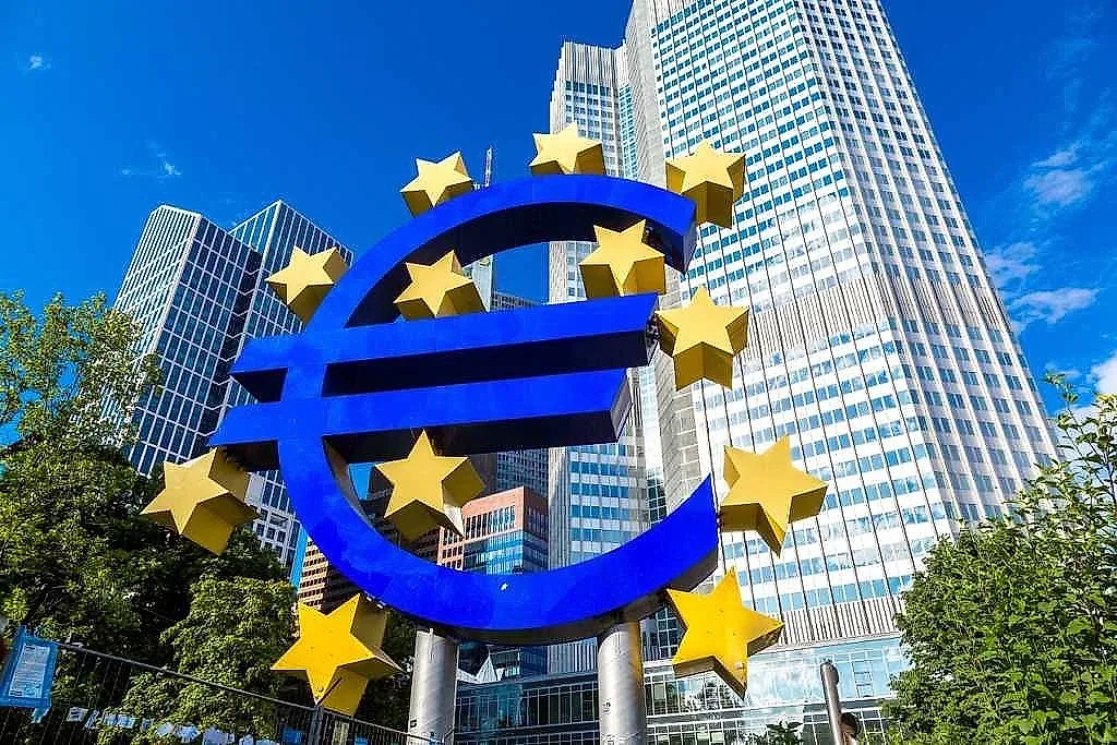 Tăng trưởng Eurozone dự báo đạt 0,9% trong năm 2026