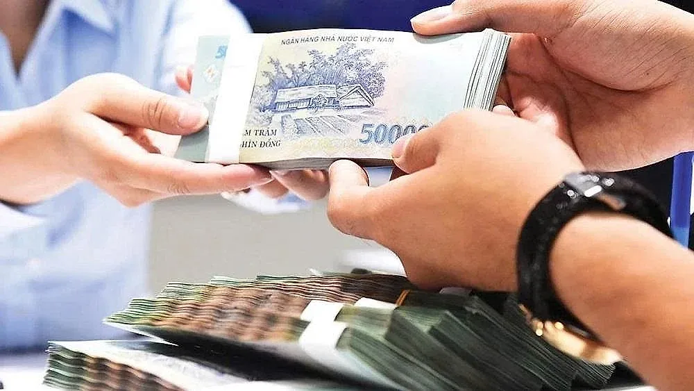 Lãi suất ngân hàng hôm nay 16/10: Mức 10% đòi hỏi tiền nghìn tỷ, ưu đãi 9,6% từ 100.000 đồng