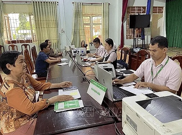 Phụ nữ TP. Hồ Chí Minh và TP. Đồng Nai góp phần đưa tín dụng chính sách vào cuộc sống có hiệu quả