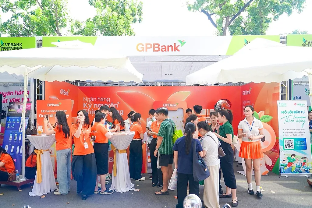 Gian hàng GPBank tại VPIM 2026 hút đông runner check-in, trải nghiệm