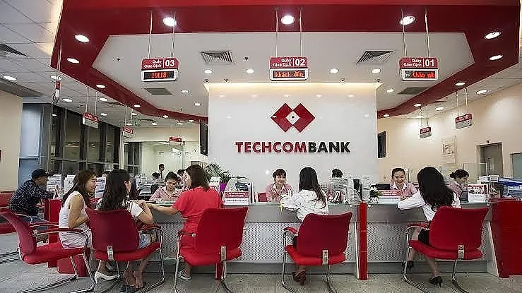 Techcombank lãi quý III vượt 10.000 tỷ đồng, thu nhập nhân viên gần 50 triệu/tháng