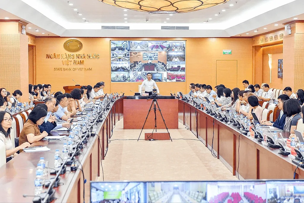 2010.05.Thống đốc Phạm Đức Ấn Tiếp tục rà soát, hoàn thiện hệ thống pháp luật trong lĩnh vực ngân hàng