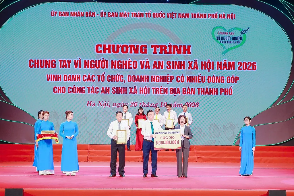 BIDV ủng hộ 5 tỷ đồng Quỹ Vì người nghèo và công tác an sinh xã hội TP. Hà Nội