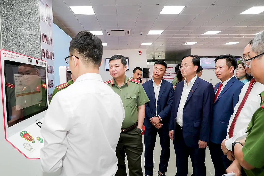 Agribank đồng hành cùng tỉnh Quảng Ninh triển khai mô hình Kiosk thông minh: Đưa hành chính số tới các đặc khu, hải đảo