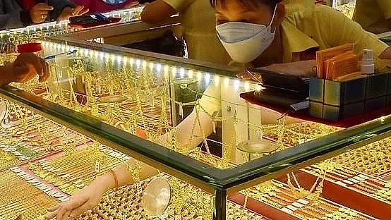 Ngày 28/5: Giá vàng tiếp đà lao dốc
