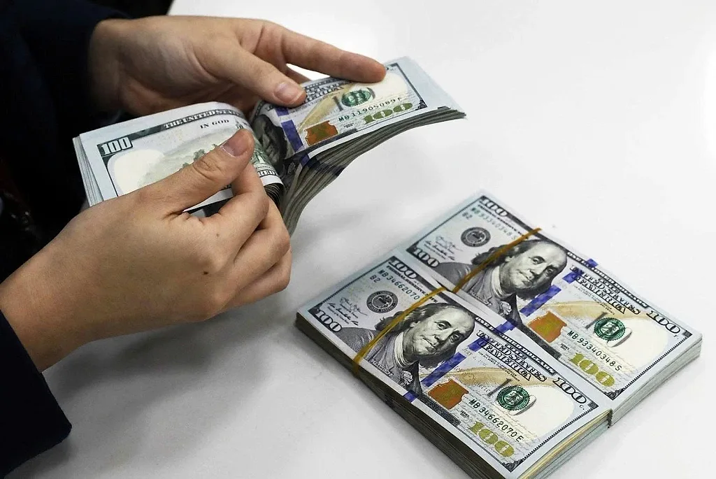 Tỷ giá USD hôm nay 30/5: Trong nước tăng nhẹ, chợ đen lao dốc 73 đồng