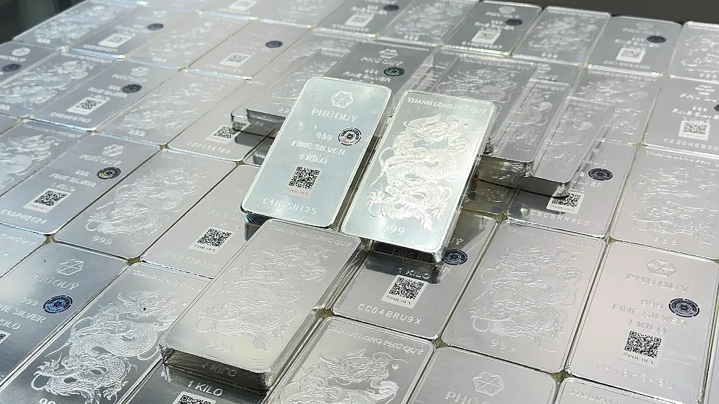 Sáng 6/6: Giá bạc giảm mạnh, quỹ bạc lớn nhất thế giới bán ra 17 tấn bạc
