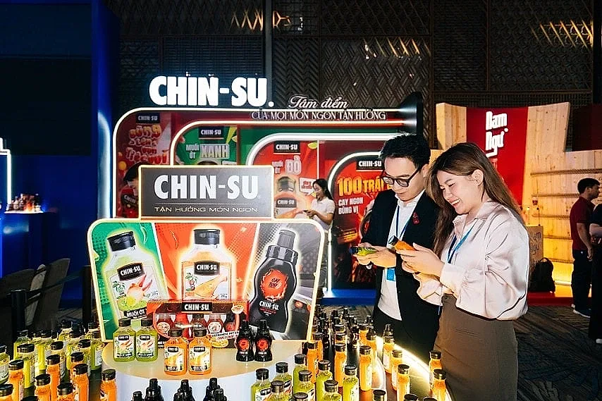 Cổ đông tham quan trải nghiệm các gian hàng sản phẩm của Masan Consumer 3