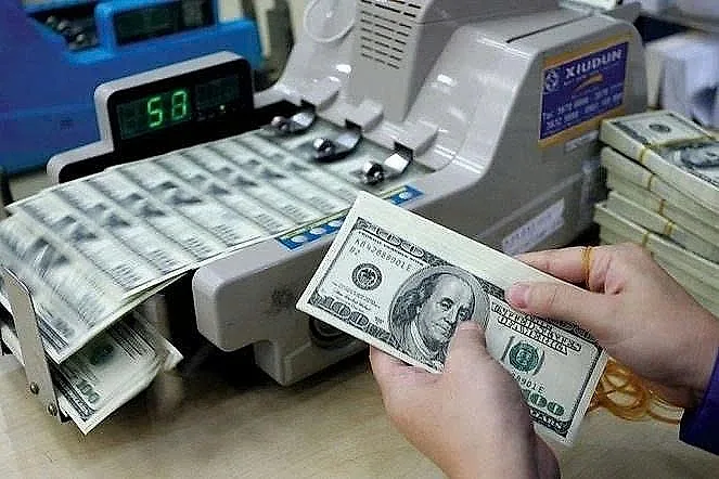 Tỷ giá USD hôm nay 10/6: USD tự do bật tăng, USD thế giới hạ nhiệt