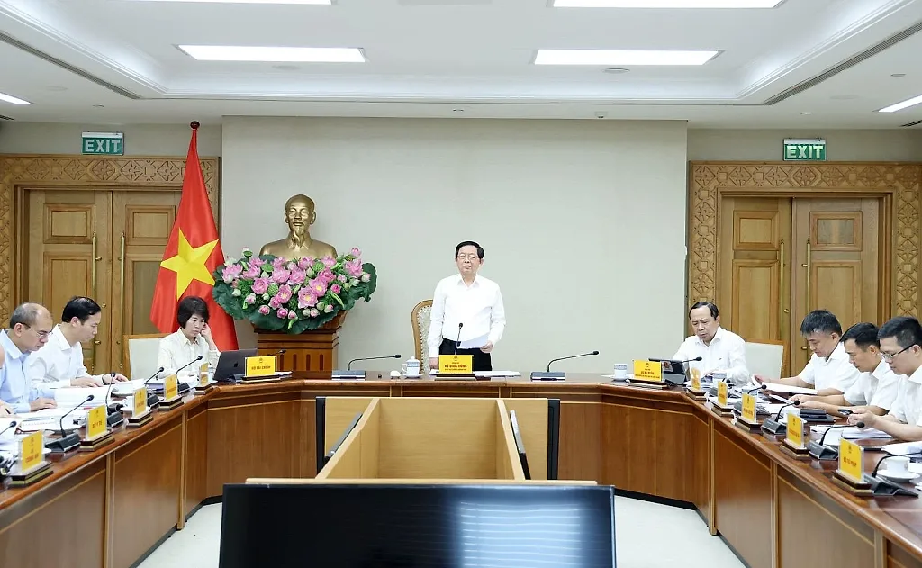 Rà soát mục tiêu, tập trung đầu tư có trọng tâm phát triển trung tâm nghiên cứu, thử nghiệm và phòng thí nghiệm trọng điểm phục vụ công nghệ chiến lược