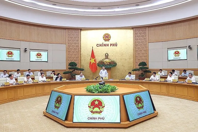 Nghiên cứu kỹ các quy định liên quan để thúc đẩy phát triển thị trường vốn, thị trường chứng khoán, thị trường trái phiếu doanh nghiệp
