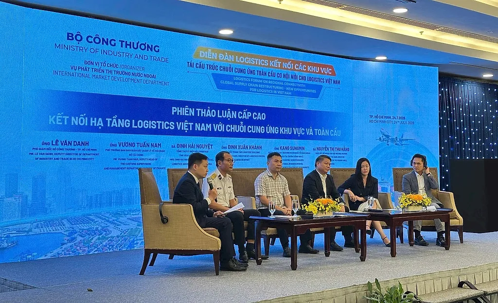 "Tái cấu trúc chuỗi cung ứng toàn cầu – Cơ hội mới cho logistics Việt Nam"