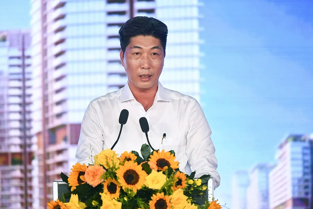 ong-nguyen-le-quoc-toan-pho-chu-tich-ubnd-dac-khu-phu-quoc-phat-bieu-tai-le-khoi-dong.jpg