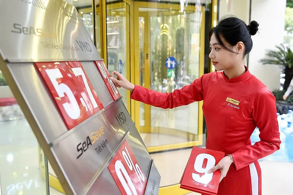 Lãi suất ngân hàng hôm nay 28/8: Nâng mức gửi trực tuyến