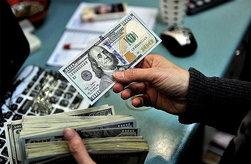 Tỷ giá USD hôm nay 5/10: Tỷ giá trung tâm tăng, đồng bạc xanh giữ lợi thế