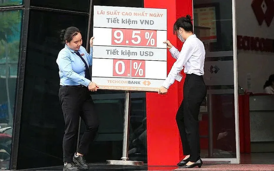 Lãi suất ngân hàng hôm nay 23/10: Biểu lãi đổi nhanh, kỳ hạn 12 tháng giữ lợi thế